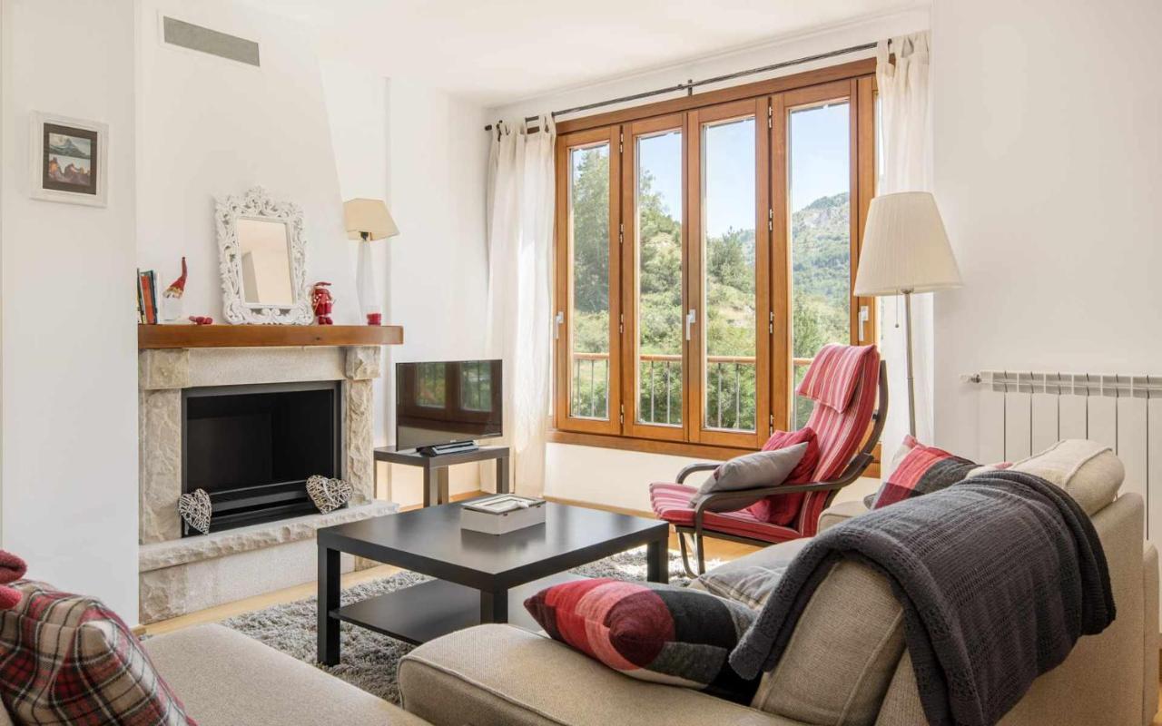 Apartamento El Balcon Familiar Del Pacino Sallent de Gállego Exterior foto